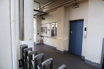 エントランス内