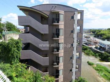 アルテ高槻の外観（北東側から）