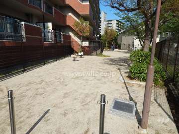 敷地に隣接する公園