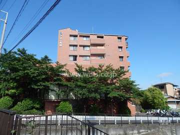 アルバ高槻の外観（西側から）