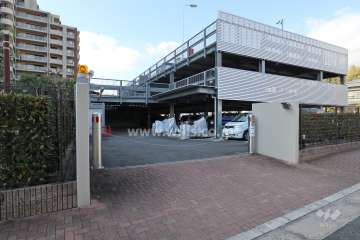 東側駐車場入り口