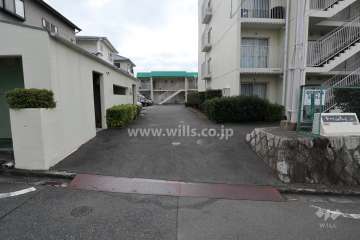 駐車場出入り口