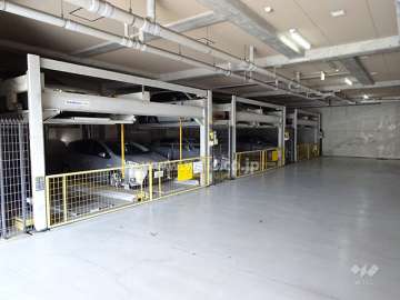 敷地内駐車場（屋内機械式）