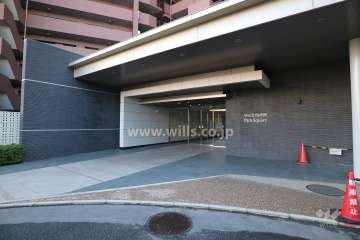 北側エントランス