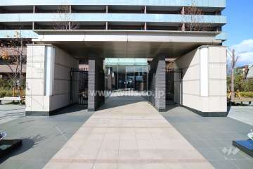 南側エントランス