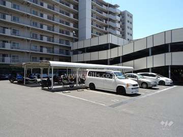 敷地内駐車場（屋外平面式）