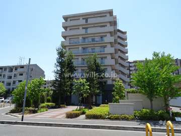 エステムコート高槻グラジオスの外観（北側から）