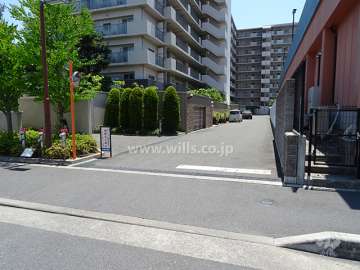 駐車場出入り口