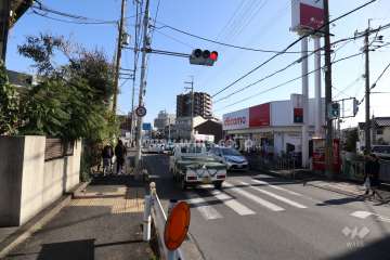 敷地北側の前面道路