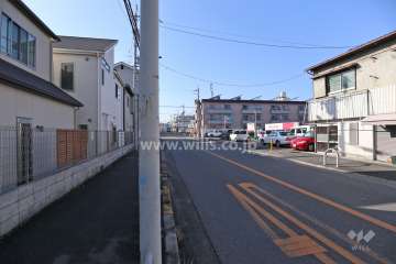 敷地北側の前面道路