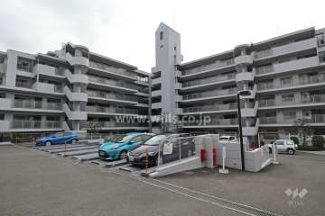 エミナンス高槻の外観（北西側から）