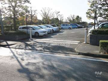 駐車場出入り口（ロボットゲート付き）