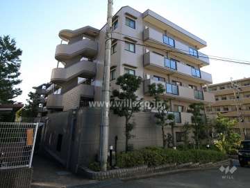 エンゼルハイム高槻松が丘の外観（北西側から）