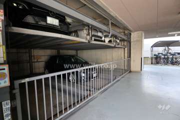敷地内駐車場(屋内機械式)