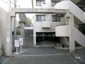 アーチが付いた敷地入口