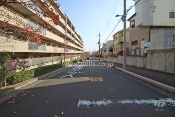 敷地南西側の前面道路