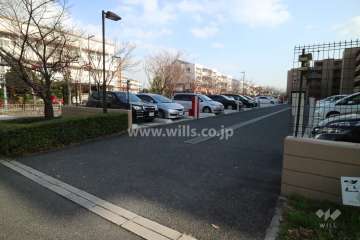 駐車場出入り口（リングシャッター付き）