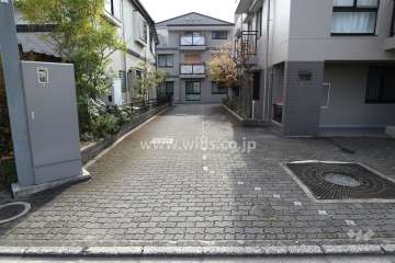 駐車場出入り口