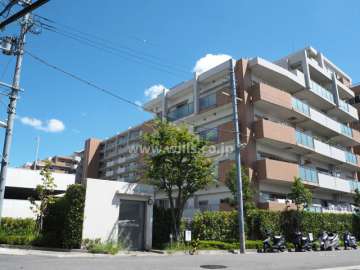 グリーンマークス高槻の外観（北西側から）