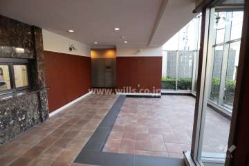 エントランス内