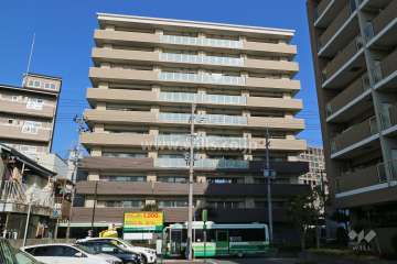 レヴィヴィア高槻の外観（南側から）