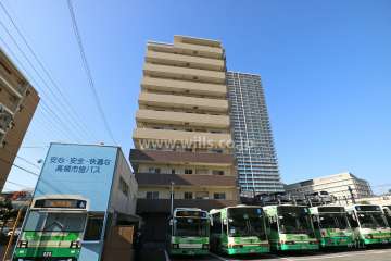 レヴィヴィア高槻の外観（西側から）