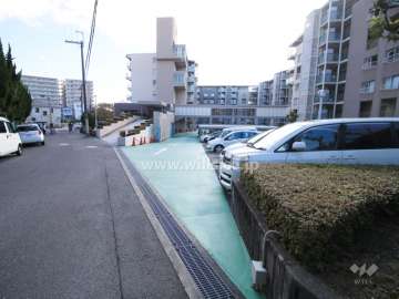 駐車場出入り口