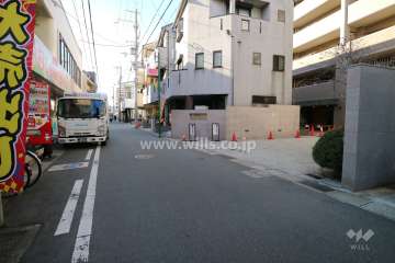 敷地南側の前面道路