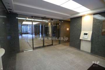 エントランスはオートロック付きです。