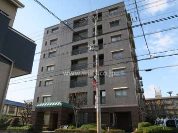 サーパス高槻の外観（東側から）