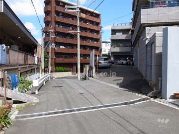 敷地北側の道路。