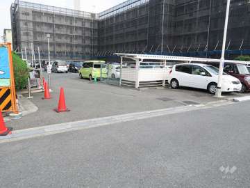 駐車場出入り口