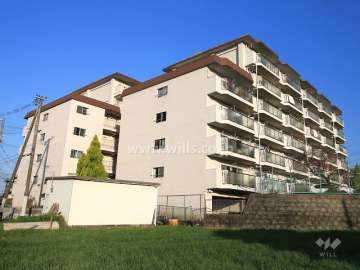 サンコーポ高槻阿武野の外観（南東側から）