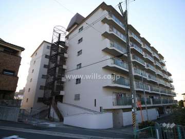 サンコーポ高槻阿武野の外観（南西側から）