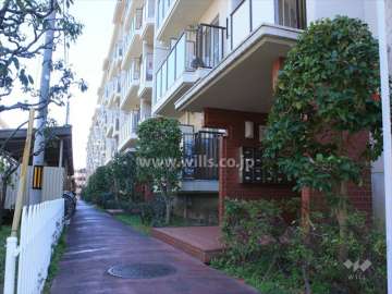 住戸出入り口（共用ポスト）