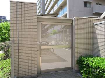 駐輪場出入り口