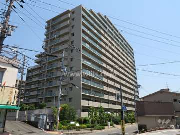 ジークレフ高槻富田丘の外観（南東側から）