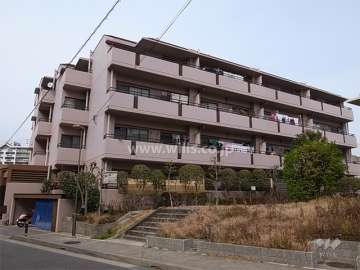 朝日プラザ豊中旭丘壱番館の外観（南西側から）