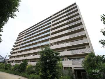 ジェイグラン高槻の外観（南東側から）