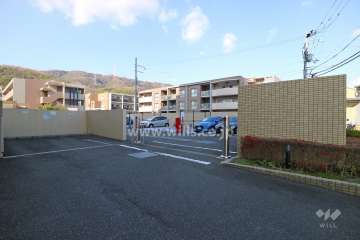 駐車場出入り口（リングシャッター付き）