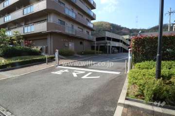 駐車場東側出入り口