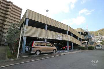 敷地内駐車場（平面自走式）