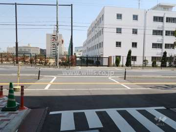 駐車場出入り口