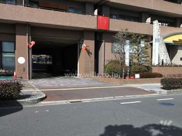 駐車場出入り口