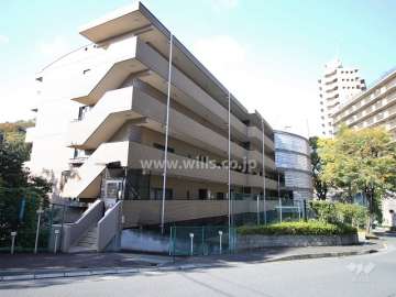 セラ高槻外観（南東側から）