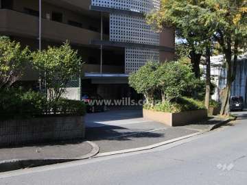 エントランスアプローチ（南側）