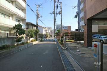 敷地北側の前面道路