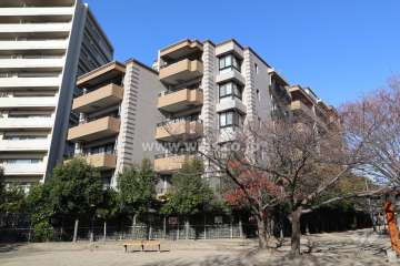 パークコート高槻の外観(南側から)