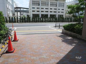 駐車場出入り口