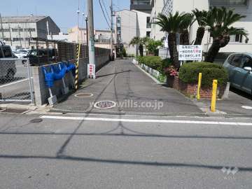 マンション敷地入り口